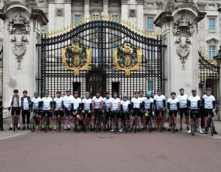 2 chorley cyclists buckingham palace